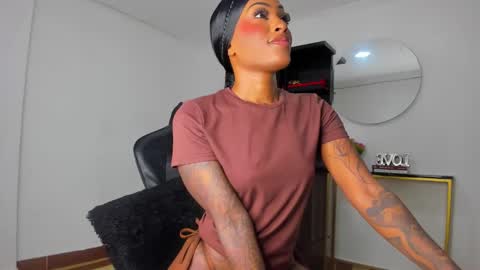 Snapshot of emattaylor chatting on 11/29/25, 11:02 . online show from 11/29/25, 11:02