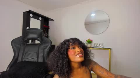 Snapshot of emattaylor chatting on 11/30/25, 11:25 . online show from 11/30/25, 11:25