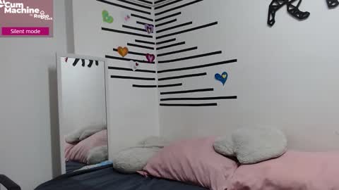 Snapshot of emawalker_ chatting on 11/29/25, 08:12 Ema Walker online show from 11/29/25, 08:12