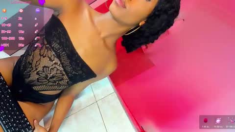 Snapshot of ember_victiria chatting on 11/16/25, 12:44 ember_victiria online show from 11/16/25, 12:44