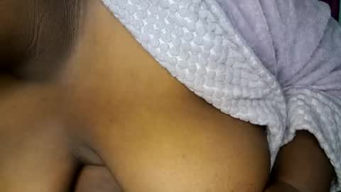 Snapshot of emberjoywoods chatting on 10/17/25, 02:19 Empress Ember online show from 10/17/25, 02:19