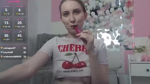 Snapshot of emberluna_ chatting on 06/14/26, 07:27 Ember online show from 06/14/26, 07:27