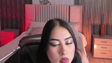 Ember Velvet online show from 04/01/26, 04:02