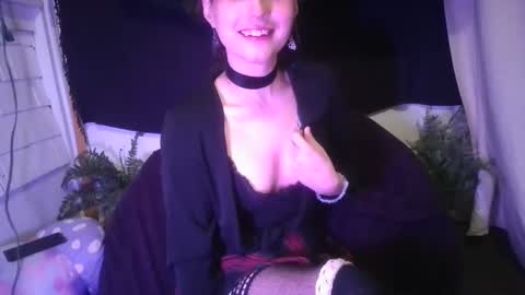 Snapshot of embers_of_eternity chatting on 12/03/24, 01:30 Ellie online show from 12/03/24, 01:30