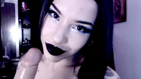 Snapshot of emearld_black chatting on 05/02/26, 03:33 Emerald Black online show from 05/02/26, 03:33