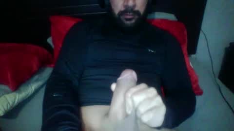 Snapshot of emecuatro20 chatting on 11/06/25, 05:30 emecuatro20 online show from 11/06/25, 05:30