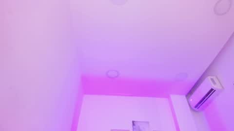 Snapshot of emelie_89 chatting on 01/12/25, 03:14 emelie_89 online show from 01/12/25, 03:14