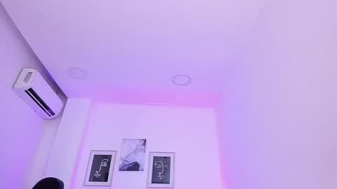 Snapshot of emelie_89 chatting on 01/23/25, 11:26 emelie_89 online show from 01/23/25, 11:26