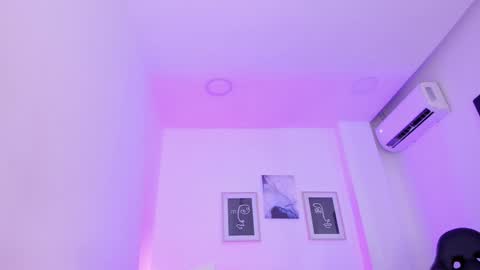 Snapshot of emelie_89 chatting on 01/24/25, 02:51 emelie_89 online show from 01/24/25, 02:51