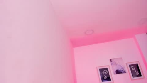 Snapshot of emelie_89 chatting on 02/07/25, 02:58 emelie_89 online show from 02/07/25, 02:58