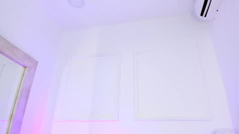 Snapshot of emelie_89 chatting on 02/10/25, 02:52 emelie_89 online show from 02/10/25, 02:52