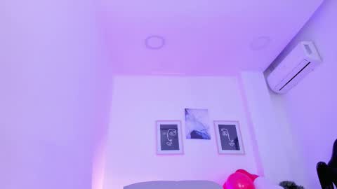 Snapshot of emelie_89 chatting on 02/15/25, 06:12 emelie_89 online show from 02/15/25, 06:12