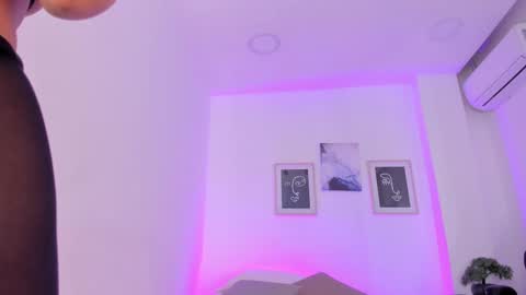 Snapshot of emelie_89 chatting on 02/26/25, 12:03 emelie_89 online show from 02/26/25, 12:03