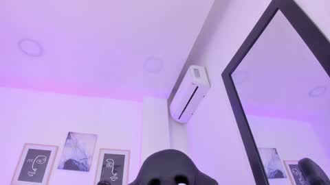 Snapshot of emelie_89 chatting on 02/26/25, 03:08 emelie_89 online show from 02/26/25, 03:08