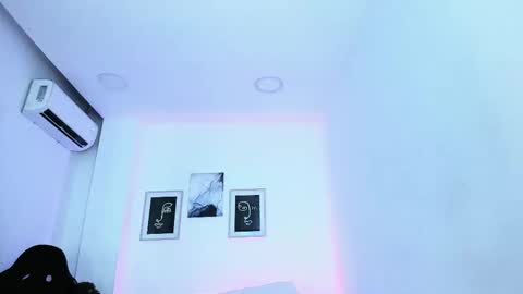 Snapshot of emelie_89 chatting on 03/03/25, 12:16 emelie_89 online show from 03/03/25, 12:16