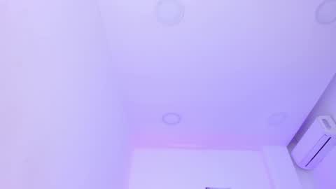 Snapshot of emelie_89 chatting on 03/03/25, 03:20 emelie_89 online show from 03/03/25, 03:20