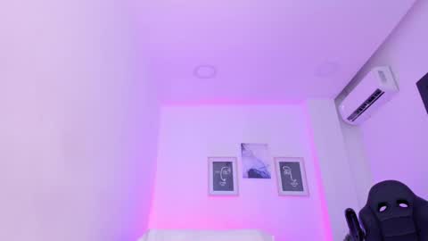 Snapshot of emelie_89 chatting on 03/05/25, 06:23 emelie_89 online show from 03/05/25, 06:23