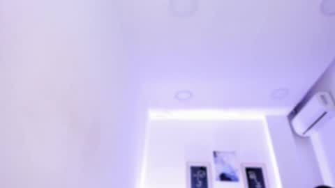 Snapshot of emelie_89 chatting on 09/11/25, 11:32 emelie_89 online show from 09/11/25, 11:32