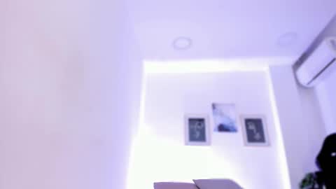 Snapshot of emelie_89 chatting on 09/12/25, 12:27 emelie_89 online show from 09/12/25, 12:27