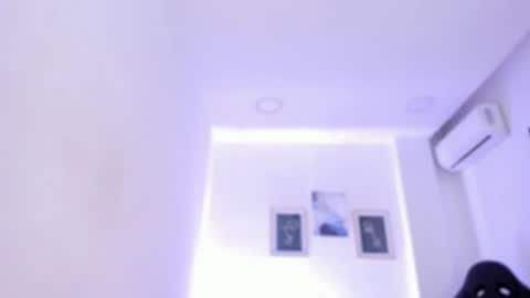 Snapshot of emelie_89 chatting on 09/13/25, 11:43 emelie_89 online show from 09/13/25, 11:43