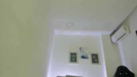 Snapshot of emelie_89 chatting on 09/16/25, 11:55 emelie_89 online show from 09/16/25, 11:55