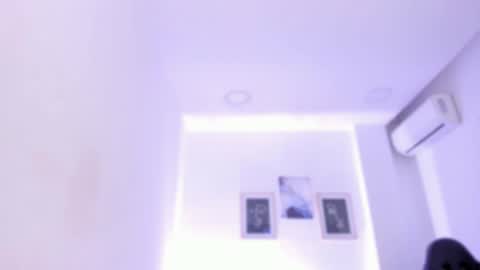 Snapshot of emelie_89 chatting on 09/18/25, 11:56 emelie_89 online show from 09/18/25, 11:56