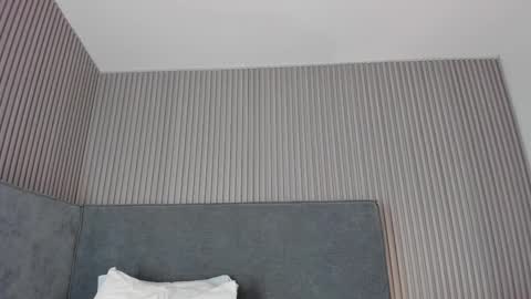 emelie_89 online show from 11/04/25, 12:04