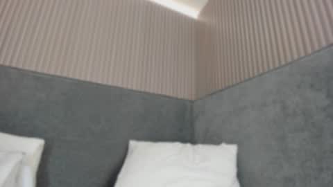 Snapshot of emelie_89 chatting on 01/15/26, 11:59 emelie_89 online show from 01/15/26, 11:59