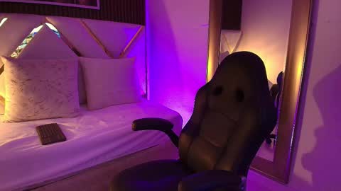 Emily  online show from 01/16/26, 06:06