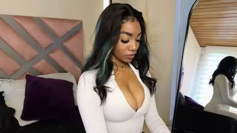 anyelii  online show from 03/10/25, 04:57