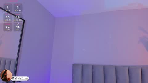 Snapshot of emely_deluxe chatting on 01/15/26, 09:25 Emely online show from 01/15/26, 09:25