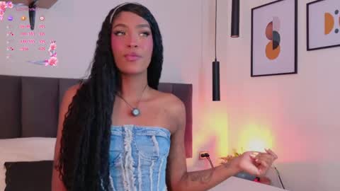 Emely online show from 05/25/26, 10:32