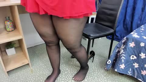 Snapshot of emely_garcia chatting on 12/09/24, 09:58 Emely   online show from 12/09/24, 09:58