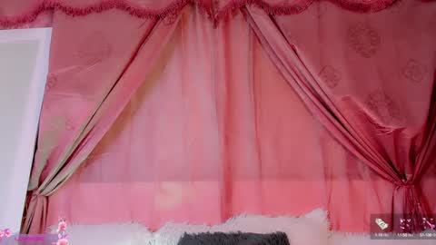 Snapshot of emely_rous chatting on 12/02/24, 03:37 Emely Rous online show from 12/02/24, 03:37