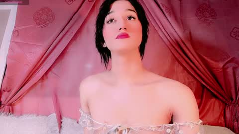 Snapshot of emely_rous chatting on 12/11/24, 08:15 Emely Rous online show from 12/11/24, 08:15