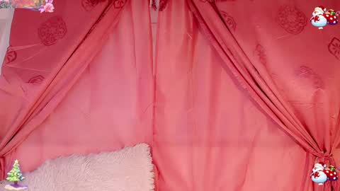 Snapshot of emely_rous chatting on 12/13/24, 10:51 Emely Rous online show from 12/13/24, 10:51