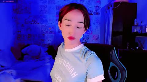 Snapshot of emely_rous chatting on 10/19/25, 10:16 Emely Rous online show from 10/19/25, 10:16