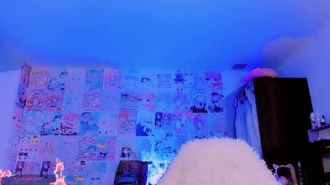 Snapshot of emely_rous chatting on 10/23/25, 12:04 Emely Rous online show from 10/23/25, 12:04