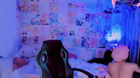 Snapshot of emely_rous chatting on 11/01/25, 01:13 Emely Rous online show from 11/01/25, 01:13