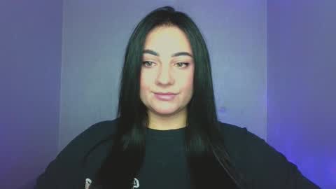 Snapshot of emelyblum chatting on 09/18/25, 10:34 Emely online show from 09/18/25, 10:34