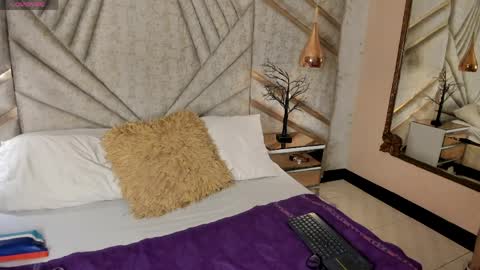 Emely online show from 03/30/26, 04:24