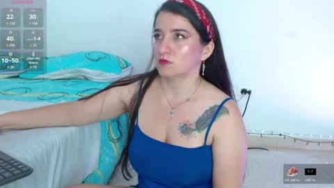 Snapshot of emelyross_ chatting on 07/13/26, 08:11 emely ross online show from 07/13/26, 08:11
