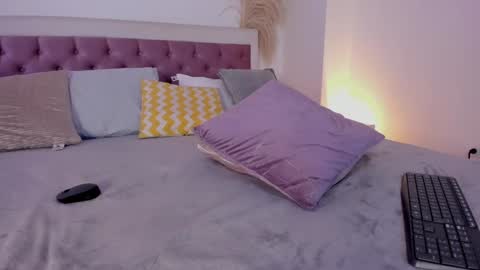 Snapshot of emelyy_carter chatting on 01/14/25, 10:55 Emy online show from 01/14/25, 10:55