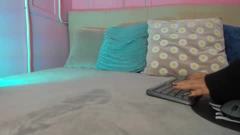 Snapshot of emelyy_carter chatting on 09/19/25, 01:34 Emy online show from 09/19/25, 01:34