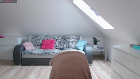 just me online show from 04/16/26, 08:26