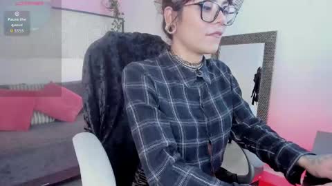 Snapshot of emeralda_co chatting on 10/08/25, 06:38 Esmeralda online show from 10/08/25, 06:38