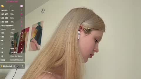 Gily online show from 06/17/26, 01:34