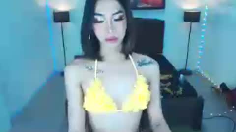 Snapshot of emerladmore chatting on 07/28/26, 01:32 emerladmore online show from 07/28/26, 01:32