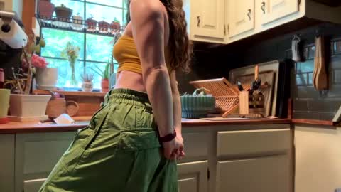 Snapshot of emersoncane chatting on 05/18/26, 04:02 popalottapuss - puddin tits - daddy - buttercup - bonfire - Mrs. Fuck Yea - hibeams - honey buns - online show from 05/18/26, 04:02
