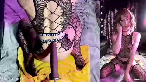 Emery Lune online show from 11/12/25, 05:30